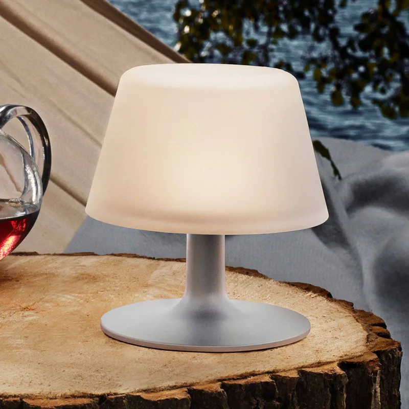 SunLight LED solar-tafellamp frosted von Eva Solo in Frosted, aluminium – Produktfoto