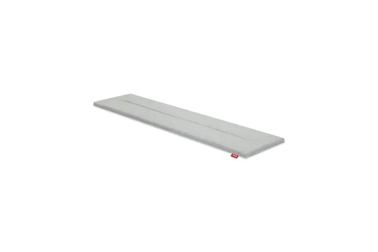 Fred's bench pillow Outdoor-Kissen mist von Fatboy – Produktfoto