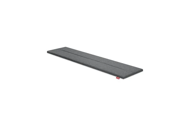 Fred's bench pillow Outdoor-Kissen rock grey von Fatboy – Produktfoto