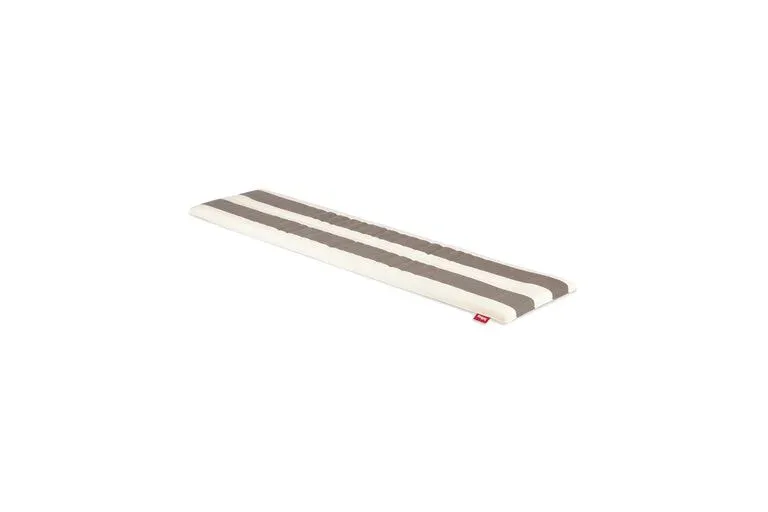 Fred's bench pillow Outdoor-Kissen stripe cacao fra Fatboy – produktbillede