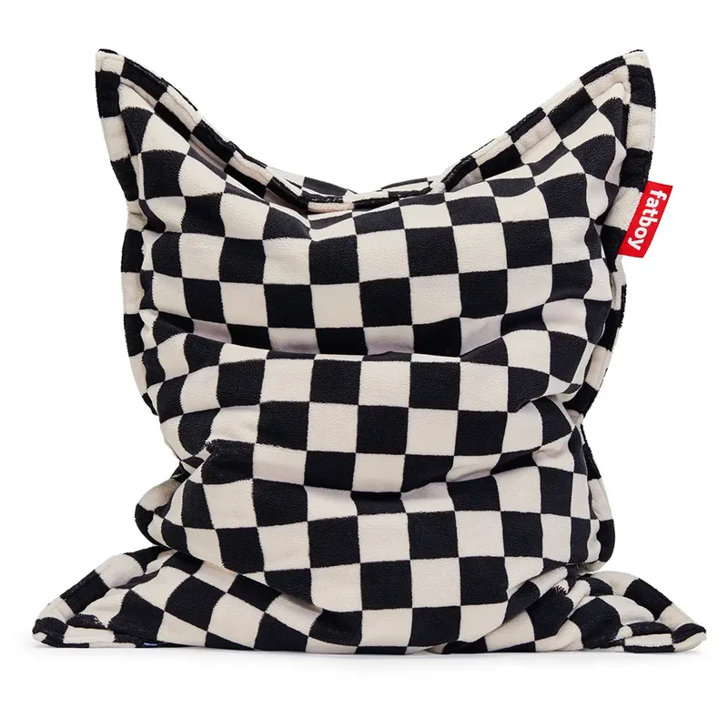 Original slim teddy Sitzsack chess schwarz ecru von Fatboy – Produktfoto