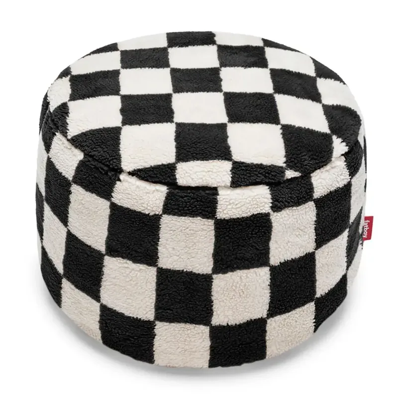 Point teddy chess puff black ecru von Fatboy – Produktfoto