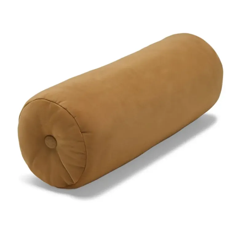 Puff Rolster kissen Velvet Recycled Almond von Fatboy – Produktfoto