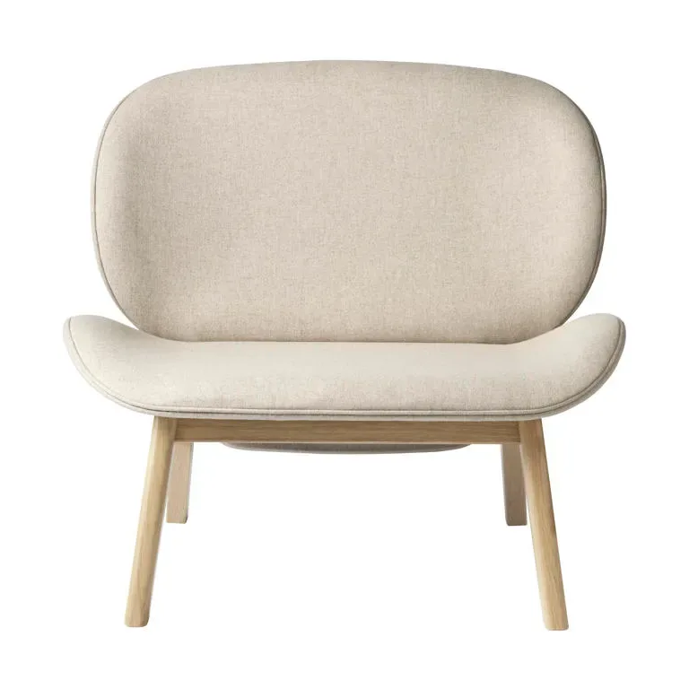 L32 Suru Lounge-Sessel Oak nature lacquered-beige von FDB Møbler – Produktfoto