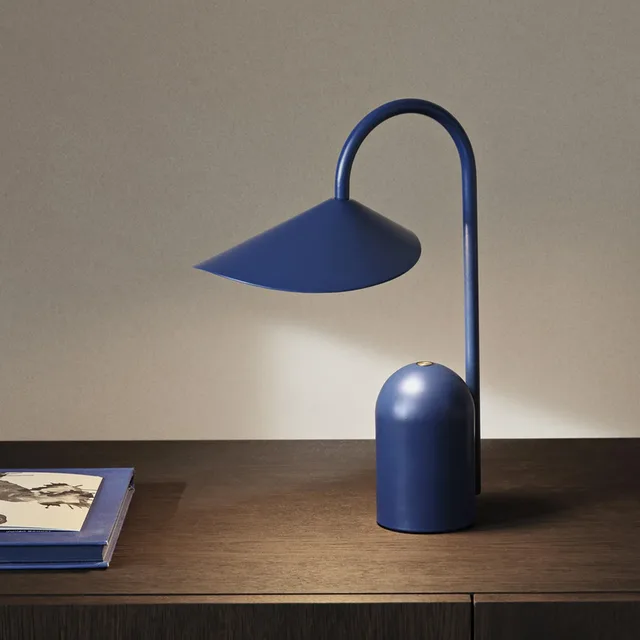 Arum Portable Taffellamp IP44 Bright Blue