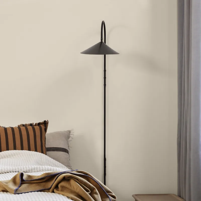 Arum Swivel Wandlamp Tall Black de Ferm Living – photo du produit