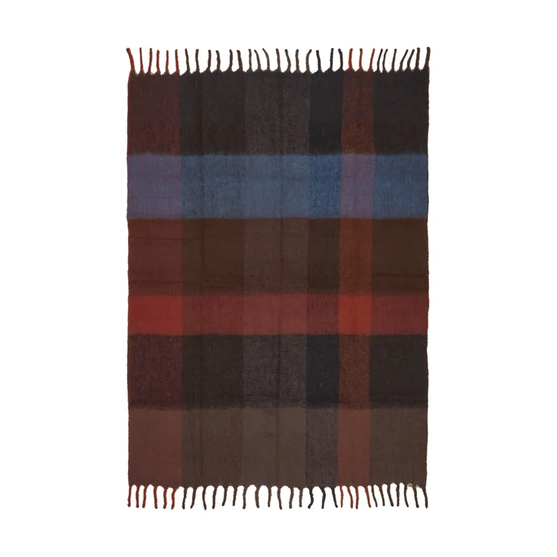 Blur Mohair-Decke Dark chocolate-Oxidrot, 130x170 cm von Ferm Living – Produktfoto