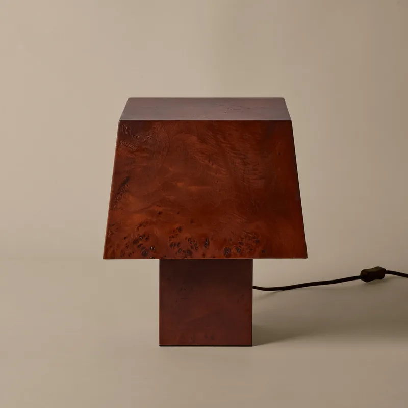Burl tafellamp, FSC-burlhout, hoogte 33 cm fra Ferm Living – produktbillede
