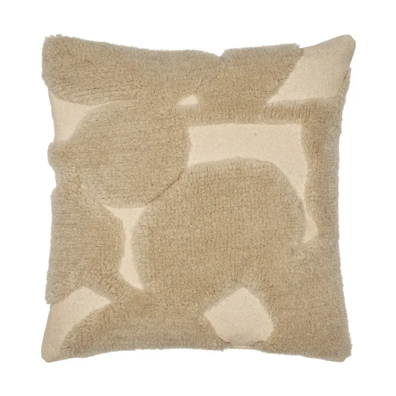 Cilla getuftetes Kissen Off-white-parchment, 50x50 cm by Ferm Living – product photo