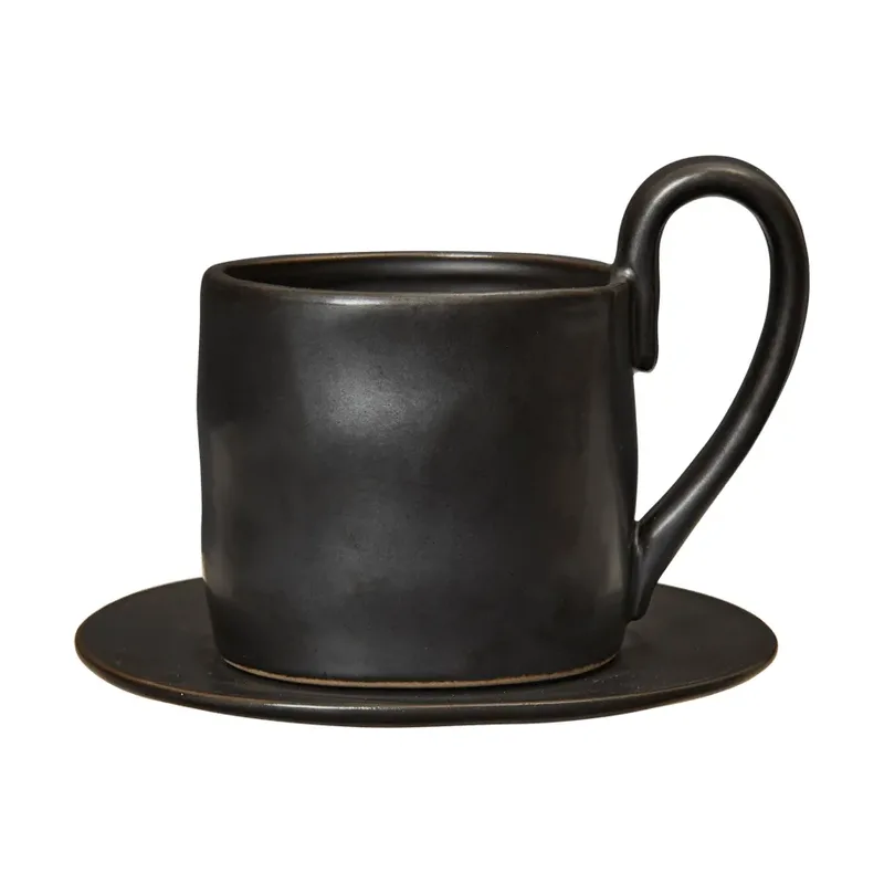 Flow Tasse mit Untertasse 25 cl Black från Ferm Living – produktbild