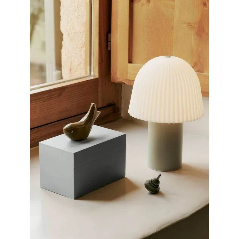 Frill Portable Taffellamp Cashmere/White van Ferm Living – productfoto