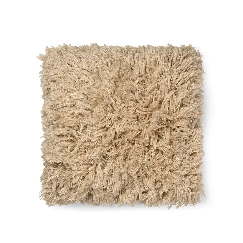 Handgefertigtes Kissenbezug Meadow High Pile Light Sand von Ferm Living – Produktfoto