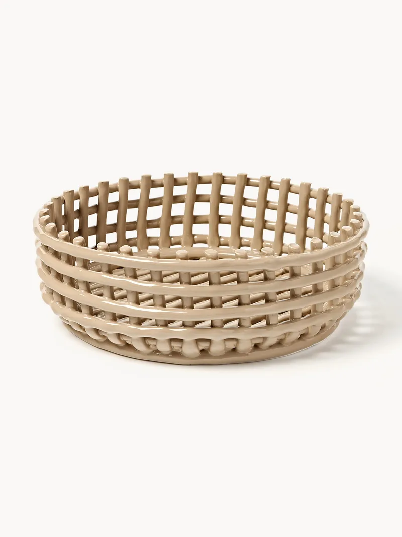 Handgemaakte decoratieve schaal Centrepiece van keramiek by Ferm Living – product photo