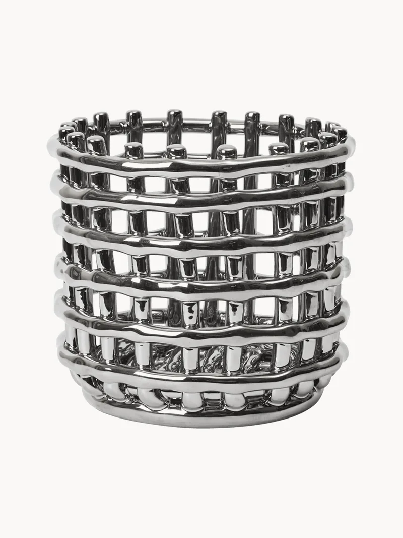 Handgemaakte keramische opbergmand Nalan, H 15 cm fra Ferm Living – produktbillede