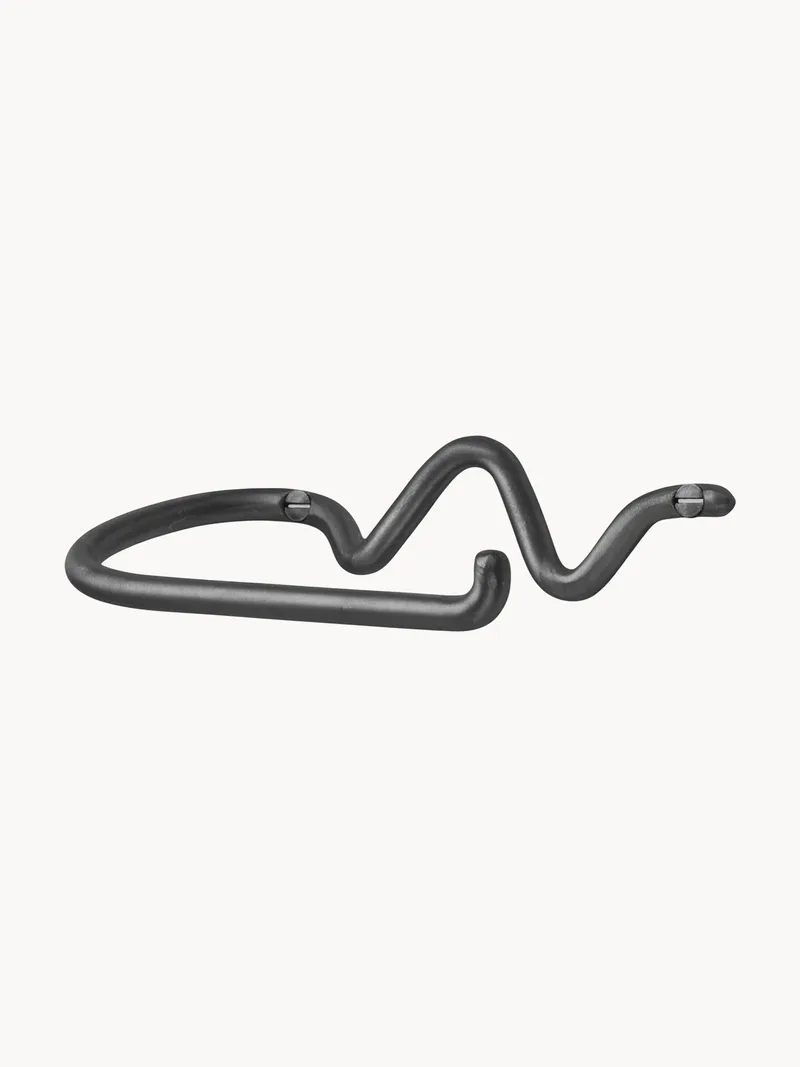 Handgemaakte metalen wandtoiletrolhouder Curvature van Ferm Living – productfoto