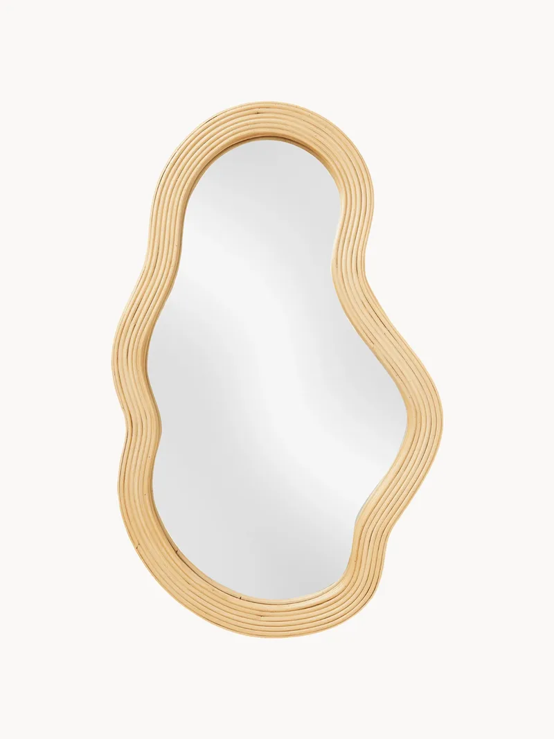 Handgemaakte wandspiegel Pond van rotan in organische vorm fra Ferm Living – produktbillede