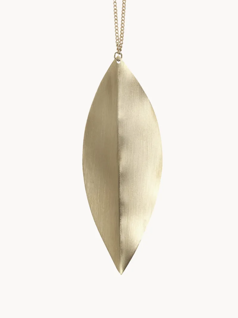 Kerstboomhangers Leaf van messing, 4 stuks by Ferm Living – product photo