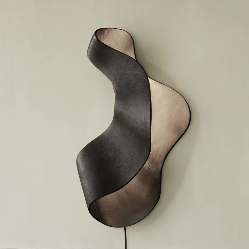 OYSTER LED wandlamp, zwart, 60 cm, met stekker – ferm LIVING - Woonkamer - Designer - Aluminium - 1 lamp de Ferm Living – photo du produit