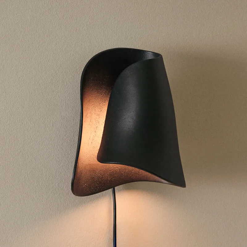 OYSTER wandlamp, zwart, hoogte 29 cm met stekker de Ferm Living – photo du produit