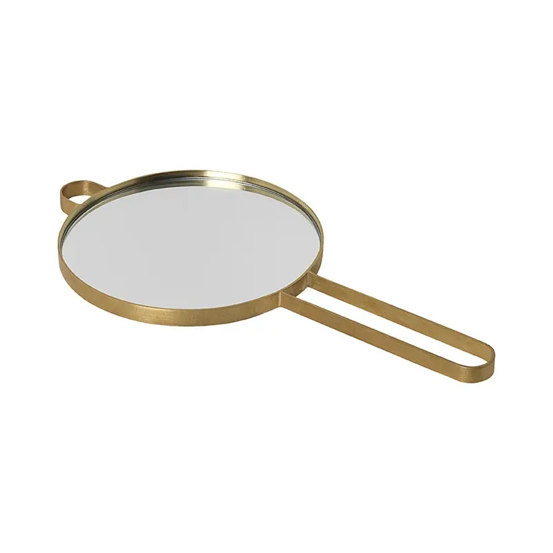 Poise Handspiegel Messing von Ferm Living – Produktfoto