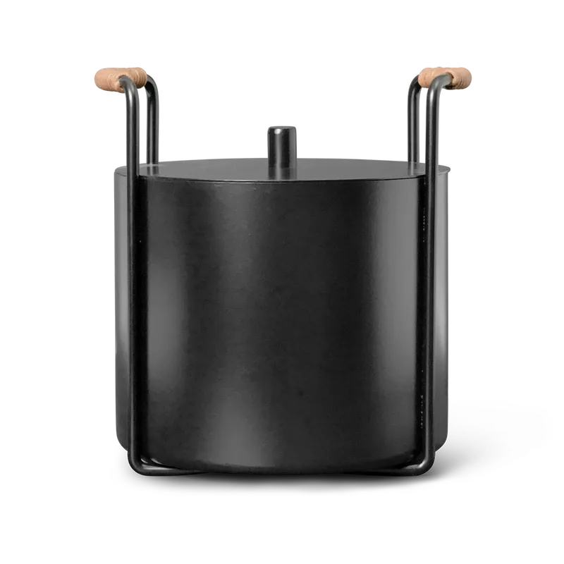 Port Aschen- und Streichholzeimer Black von Ferm Living – Produktfoto