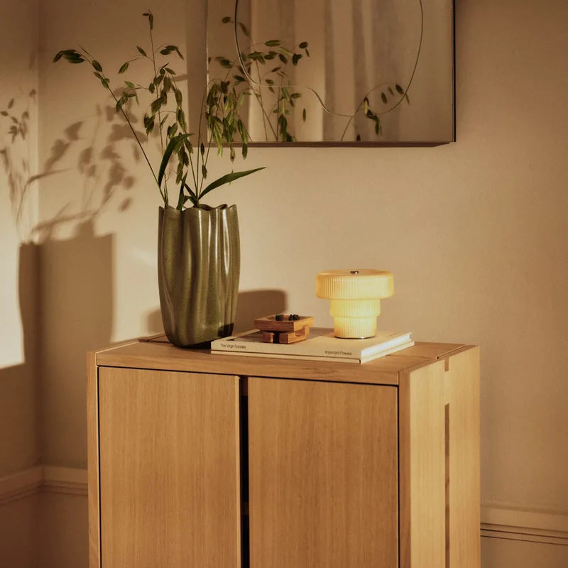 Ripple draagbare tafellamp, crème, 10 cm, glas von Ferm Living – Produktfoto