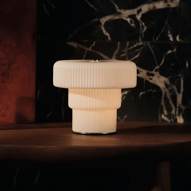 Ripple LED tafellamp, glas, hoogte 10,2 cm by Ferm Living – product photo
