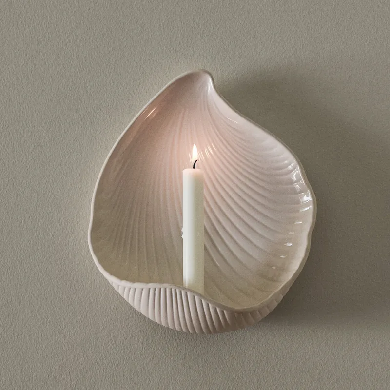 SHELL Wand-Kerzenleuchter, altweiß, Höhe 28 cm by Ferm Living – product photo