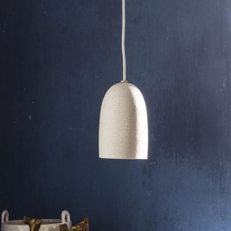 Speckle Hanglamp Small Off-White från Ferm Living – produktbild