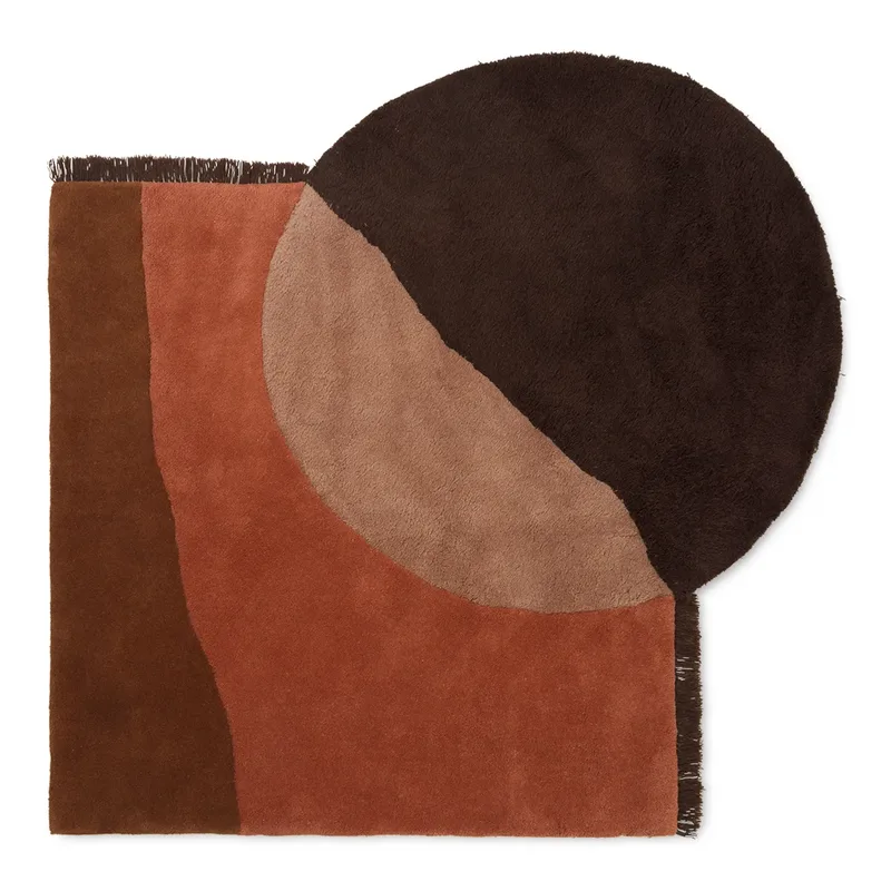 View Teppich 140 x 180cm Rot -braun von Ferm Living – Produktfoto