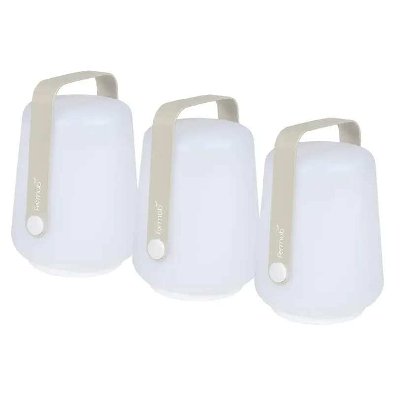 Balad Lampe H12 3er-Pack Lehm Grau von Fermob – Produktfoto