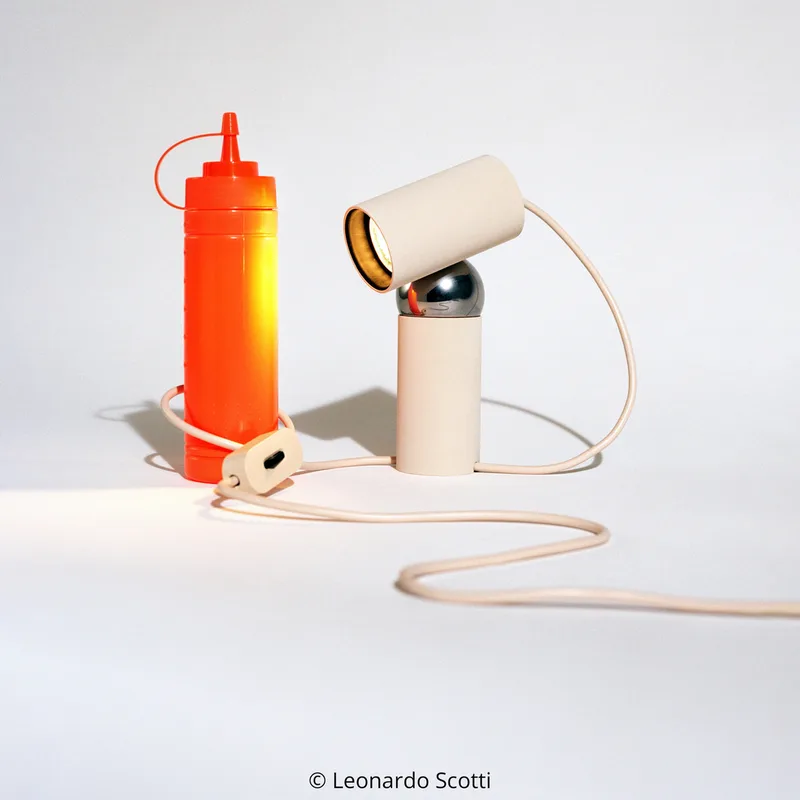 Bilboquet tafellamp Linen - FLOS - Woonkamer - Designer - Kunststof - 1 lamp von FLOS – Produktfoto