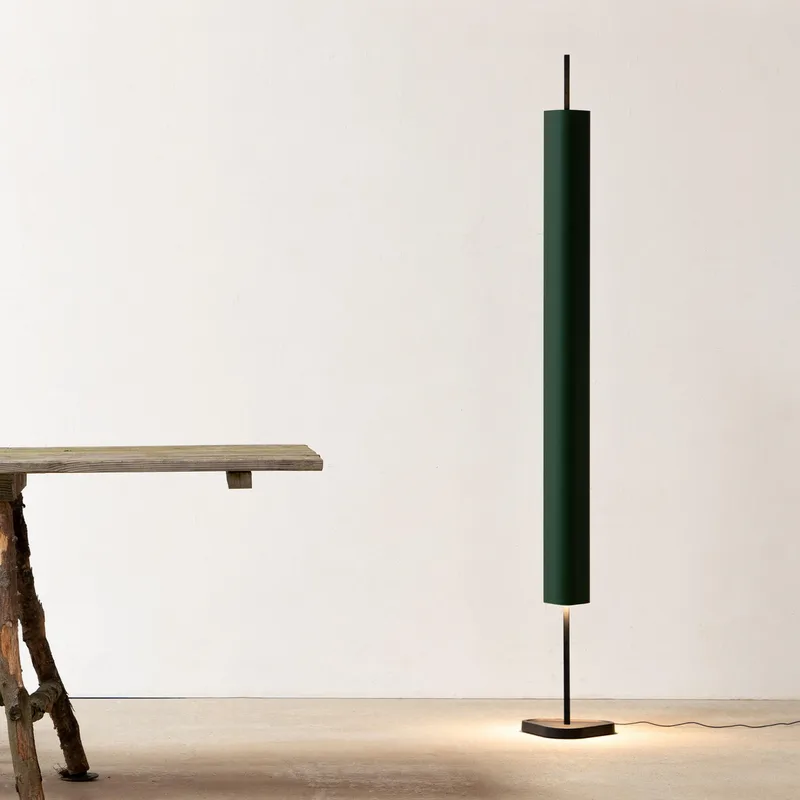 Emi vloerlamp Deep Green - FLOS - Woonkamer - Designer - Aluminium - Gebundeld von FLOS – Produktfoto