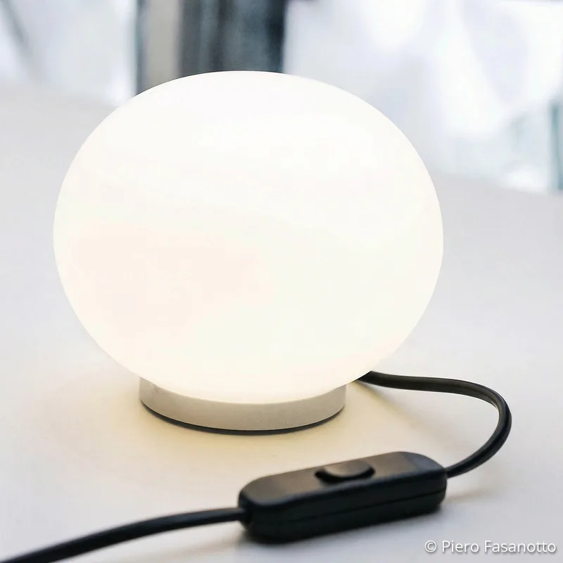 Glo-Ball Basic Zero Tafellamp met Dimmer White - Flos - Woonkamer - Designer - Glas - Bol von FLOS – Produktfoto