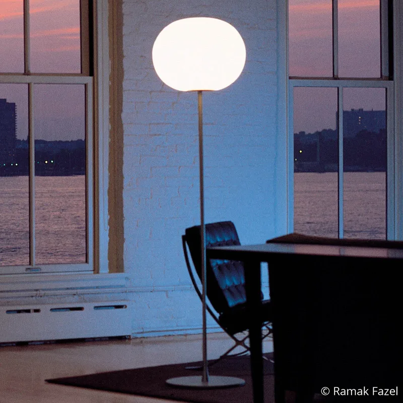 Glo-Ball F2 vloerlamp Silver - FLOS - Woonkamer - Designer - Glas - Bol von FLOS – Produktfoto