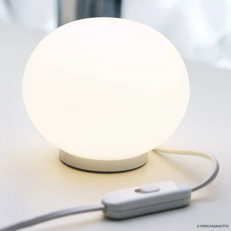 Glo-Ball Mini T Tafellamp Zonder Dimmer White - Flos - Woonkamer - Designer - Glas - Bol von FLOS – Produktfoto