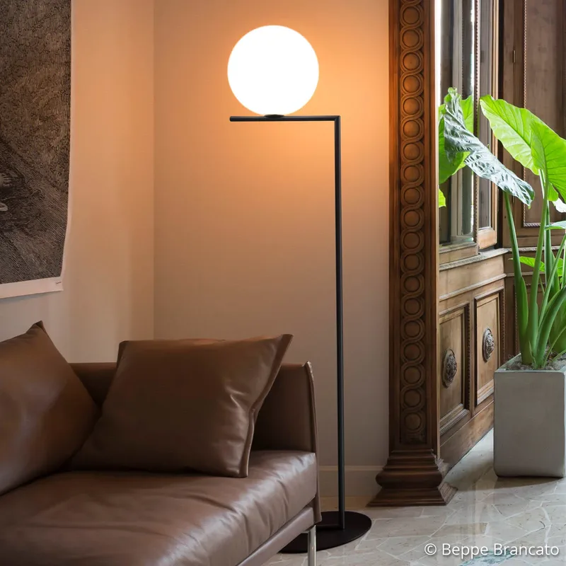 IC F1 vloerlamp matzwart - FLOS - Woonkamer - Designer - Metaal - Bol von FLOS – Produktfoto