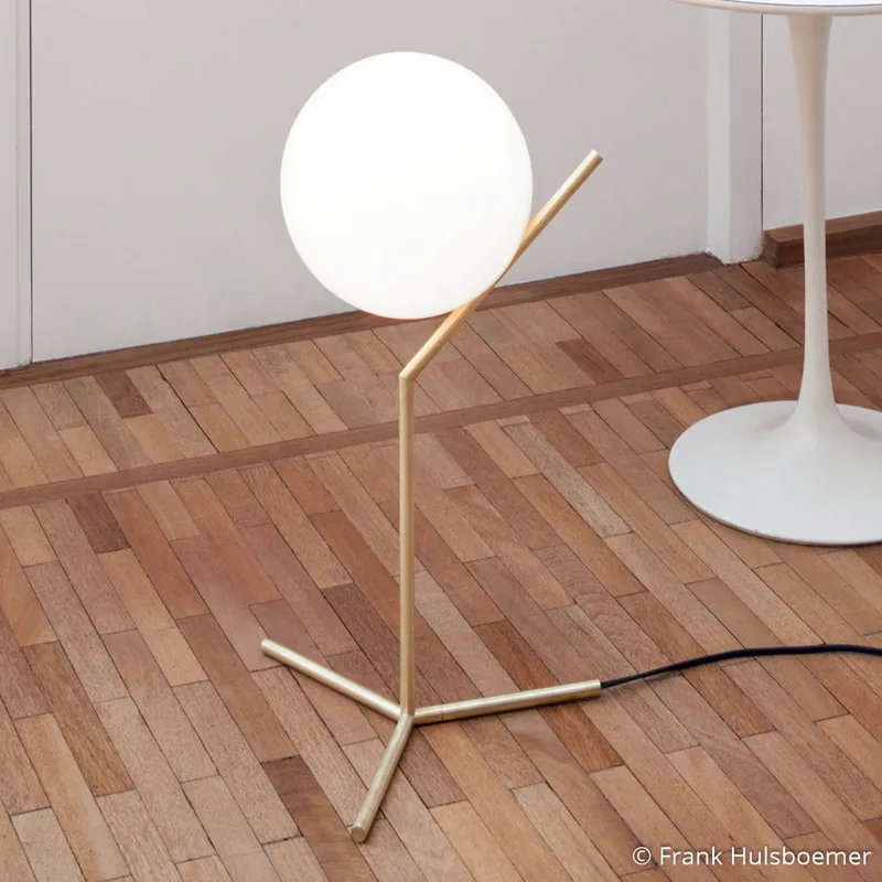 IC T1 Tafellamp High Geelkoper - Flos - Woonkamer - Designer - Metaal - Bol von FLOS – Produktfoto
