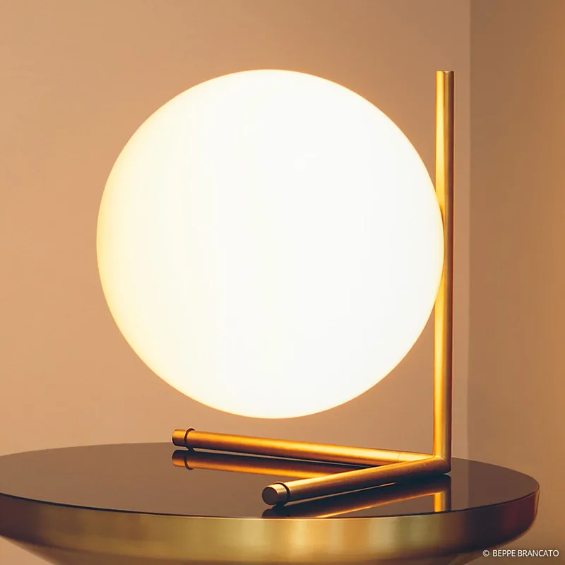 IC T2 Tafellamp Geelkoper - Flos - Woonkamer - Designer - Metaal - Bol von FLOS – Produktfoto