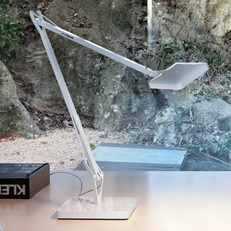 Kelvin Edge LED Tafellamp Wit - Flos - Werkkamer / Kantoor - Designer - Metaal - 1 lamp von FLOS – Produktfoto
