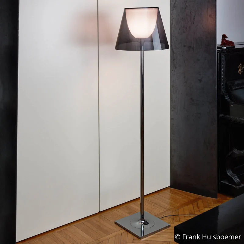 KTribe F2 vloerlamp Smoke - FLOS - Woonkamer - Designer - Kunststof - Met lampenkap by FLOS – product photo