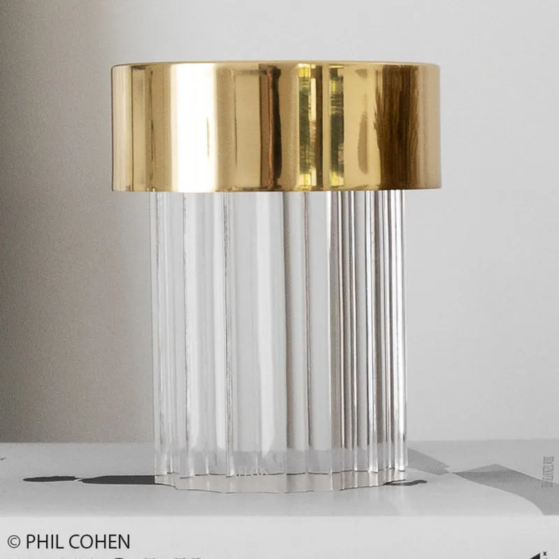 Last Order Fluted draagbare tafellamp satijnkoper - FLOS - Woonkamer - Designer - Glas von FLOS – Produktfoto