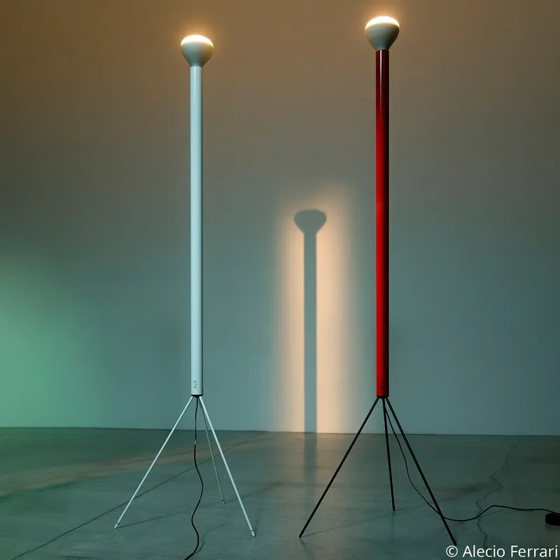 Luminator vloerlamp Red - FLOS - Woonkamer - Metaal von FLOS – Produktfoto