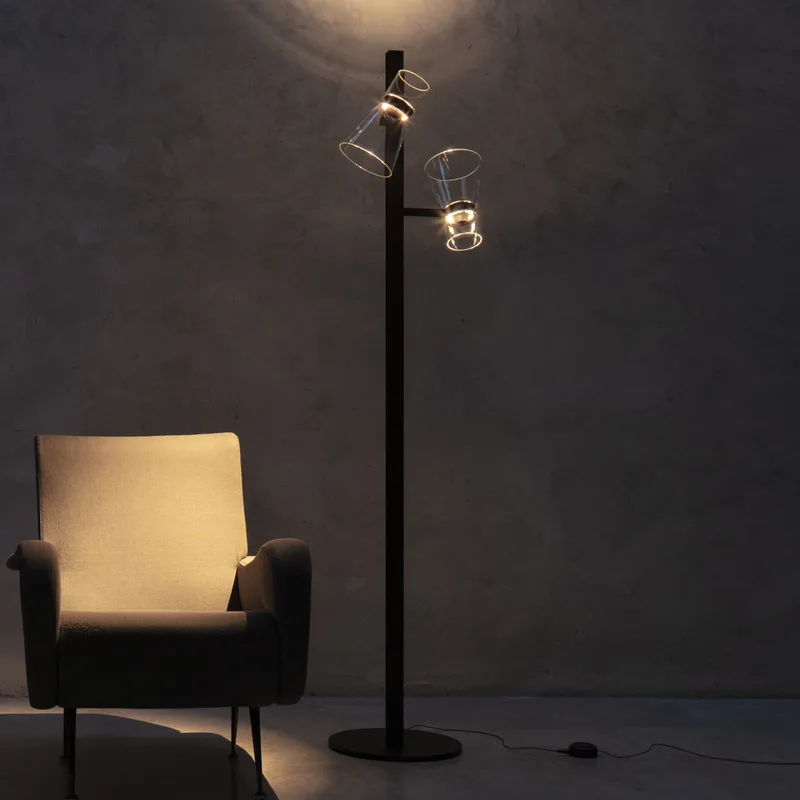 Nocturne F2 Cone LED vloerlamp, zwart, 2-lamps, 206 cm - FLOS - Woonkamer - Designer - Aluminium - Met lampenkap von FLOS – Produktfoto