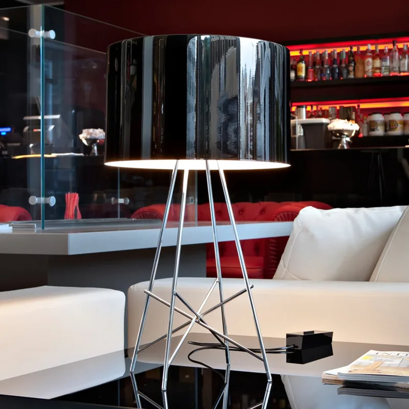 Ray Tafellamp Zwart - Flos - Woonkamer - Designer - Metaal - Met lampenkap von FLOS – Produktfoto