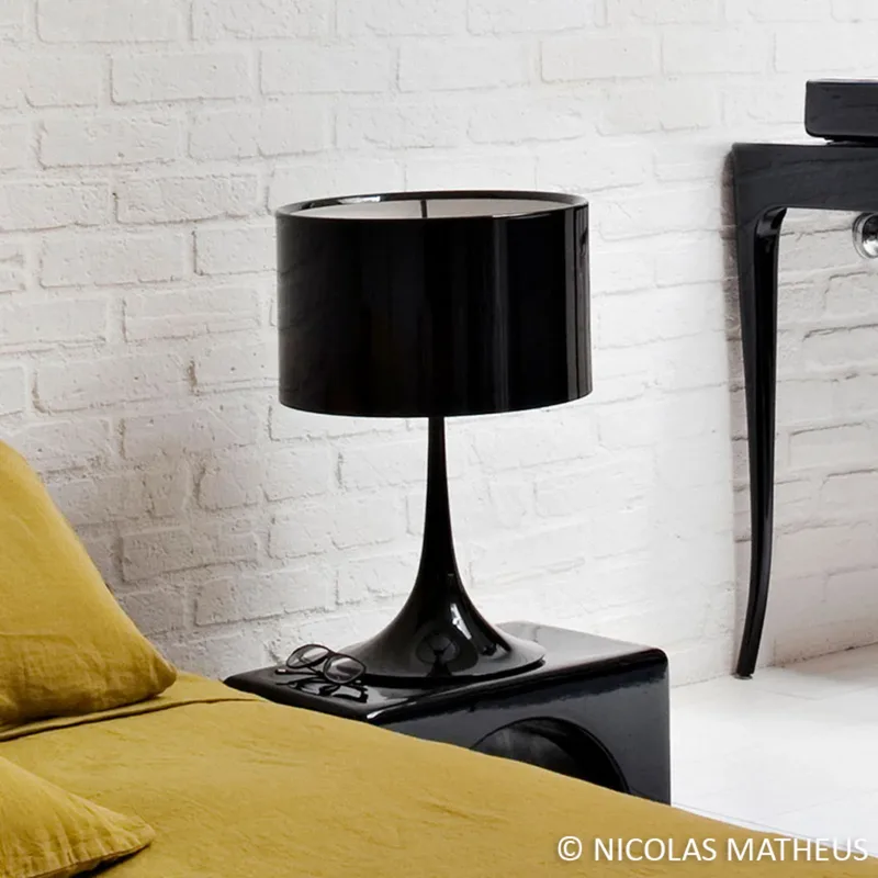 Spun Light Tafellamp 1 Zwart - Flos - Woonkamer - Designer - Metaal - Met lampenkap von FLOS – Produktfoto