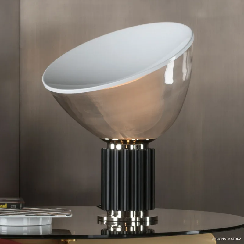 Taccia LED tafellamp Small Black - FLOS Taccia small - Woonkamer - Designer - Metaal - 1 lamp by FLOS – product photo