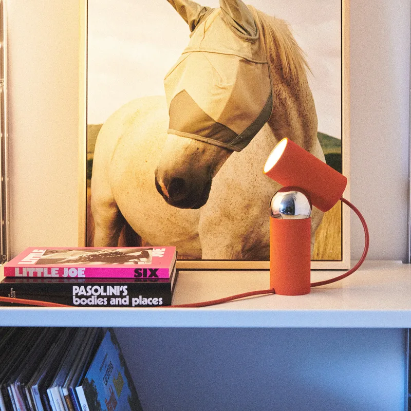 Tafellamp Bilboquet, rood, 20 cm hoog, draaibaar, GU10 - FLOS - Woonkamer - Designer - Kunststof - 1 lamp by FLOS – product photo