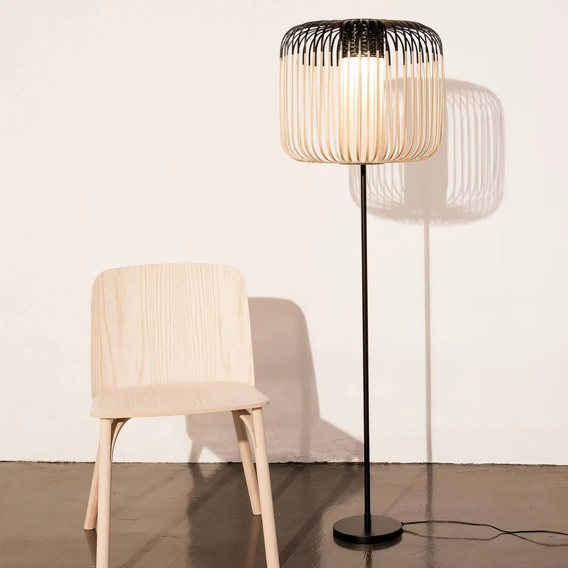 Bamboo Light Stehlampe 1-flammig schwarz von Forestier in Schwarz, Licht hout – Produktfoto