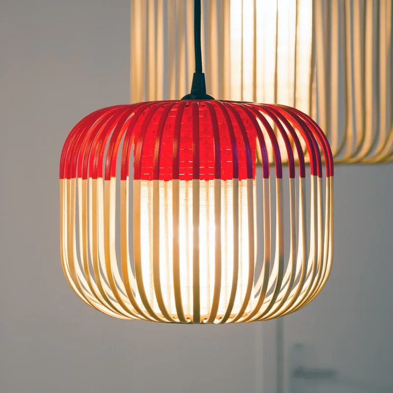 Bamboo XS hanglamp, rood, Ø 27 cm van Forestier – productfoto